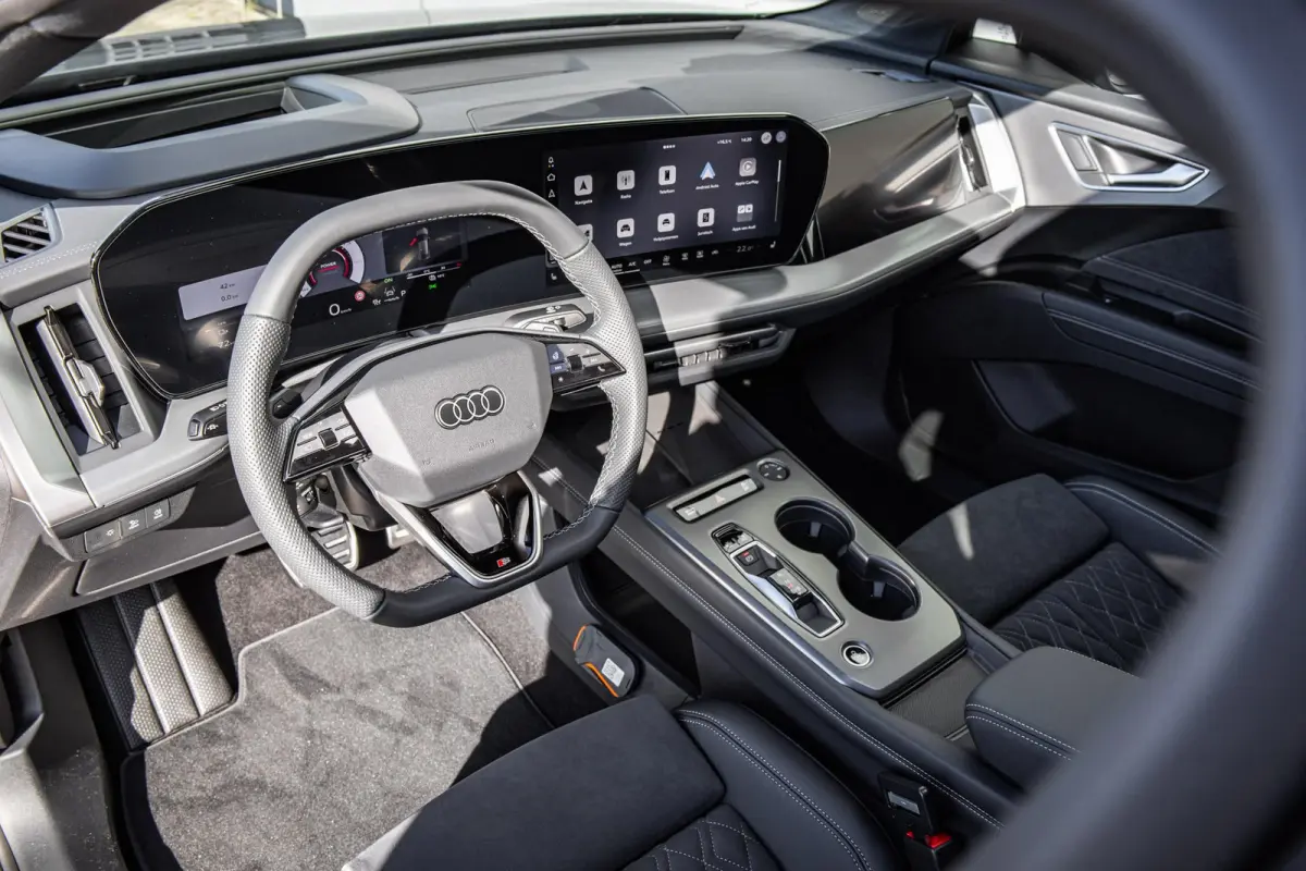 286pk S edition performance 82 kWh | Panoramadak | Trekhaak | Scherm Passagier | Augmented Reality Head-up