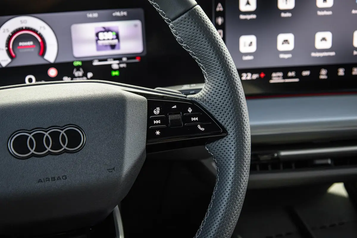 286pk S edition performance 82 kWh | Panoramadak | Trekhaak | Scherm Passagier | Augmented Reality Head-up