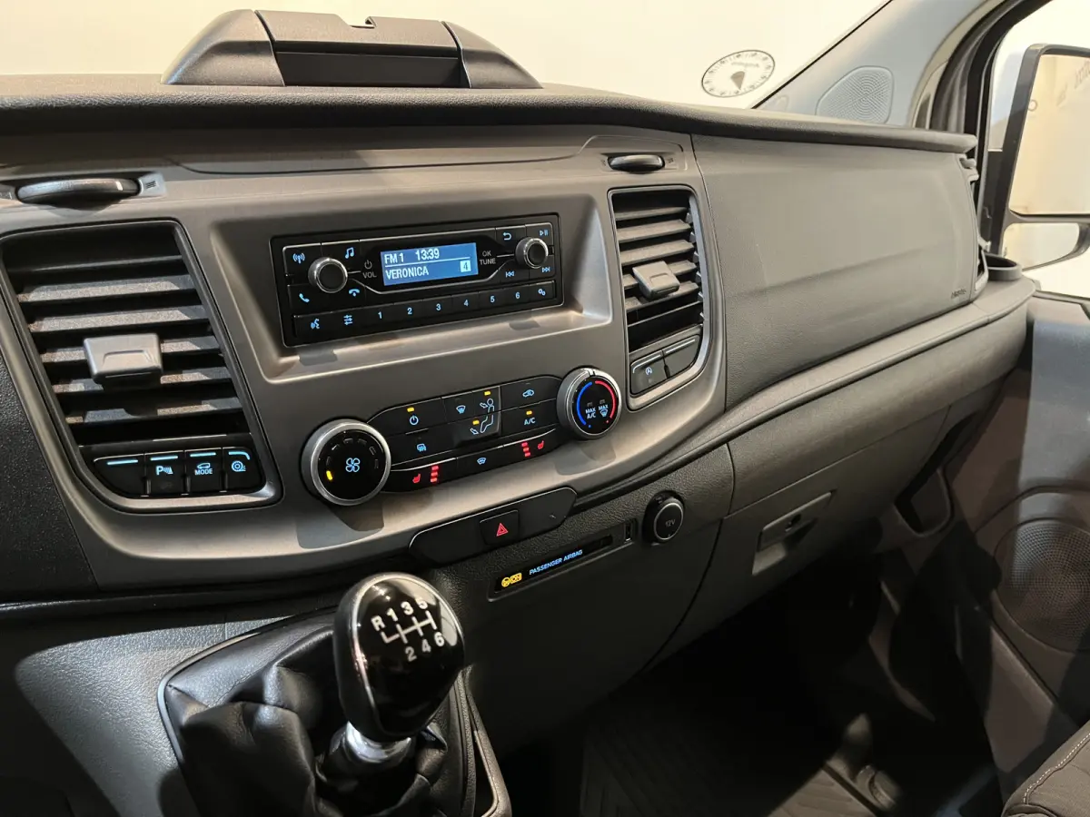 320 2.0 TDCI L1H1 Trend 130 PK / Euro 6 / Airco / Cruise Control / Trekhaak / PDC / Klep / 3-Zits / 58.200 KM !!