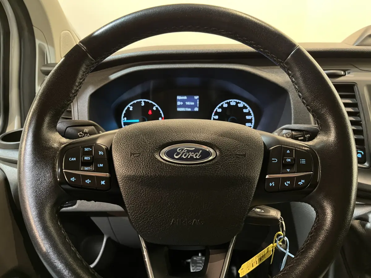 320 2.0 TDCI L1H1 Trend 130 PK / Euro 6 / Airco / Cruise Control / Trekhaak / PDC / Klep / 3-Zits / 58.200 KM !!