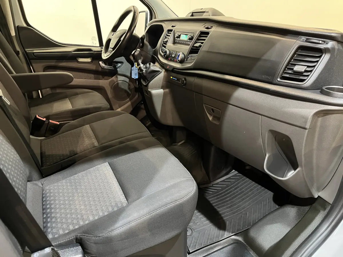 320 2.0 TDCI L1H1 Trend 130 PK / Euro 6 / Airco / Cruise Control / Trekhaak / PDC / Klep / 3-Zits / 58.200 KM !!