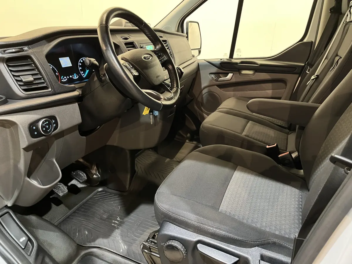 320 2.0 TDCI L1H1 Trend 130 PK / Euro 6 / Airco / Cruise Control / Trekhaak / PDC / Klep / 3-Zits / 58.200 KM !!
