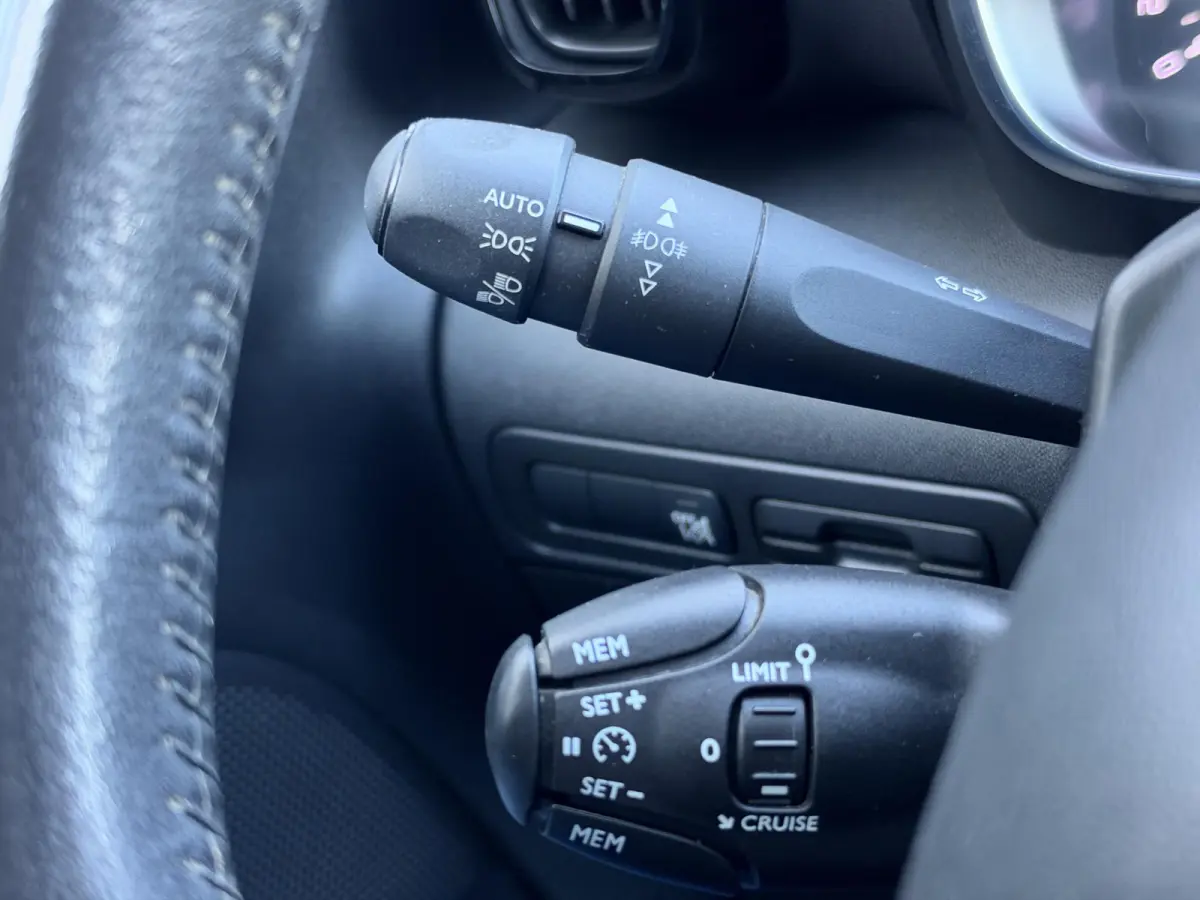 1.2 PureTech S&S Shine 1e Eigenaar|Navi|Carplay|Trekhaak|D-riem vv in 2025|Clima|Cruise|PDC|Goed Onderhouden|Nieuwe APK bij Aflevering