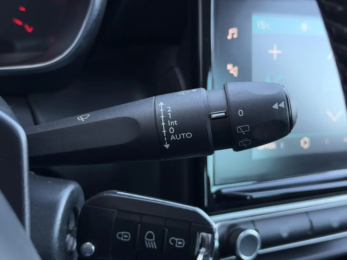 1.2 PureTech S&S Shine 1e Eigenaar|Navi|Carplay|Trekhaak|D-riem vv in 2025|Clima|Cruise|PDC|Goed Onderhouden|Nieuwe APK bij Aflevering