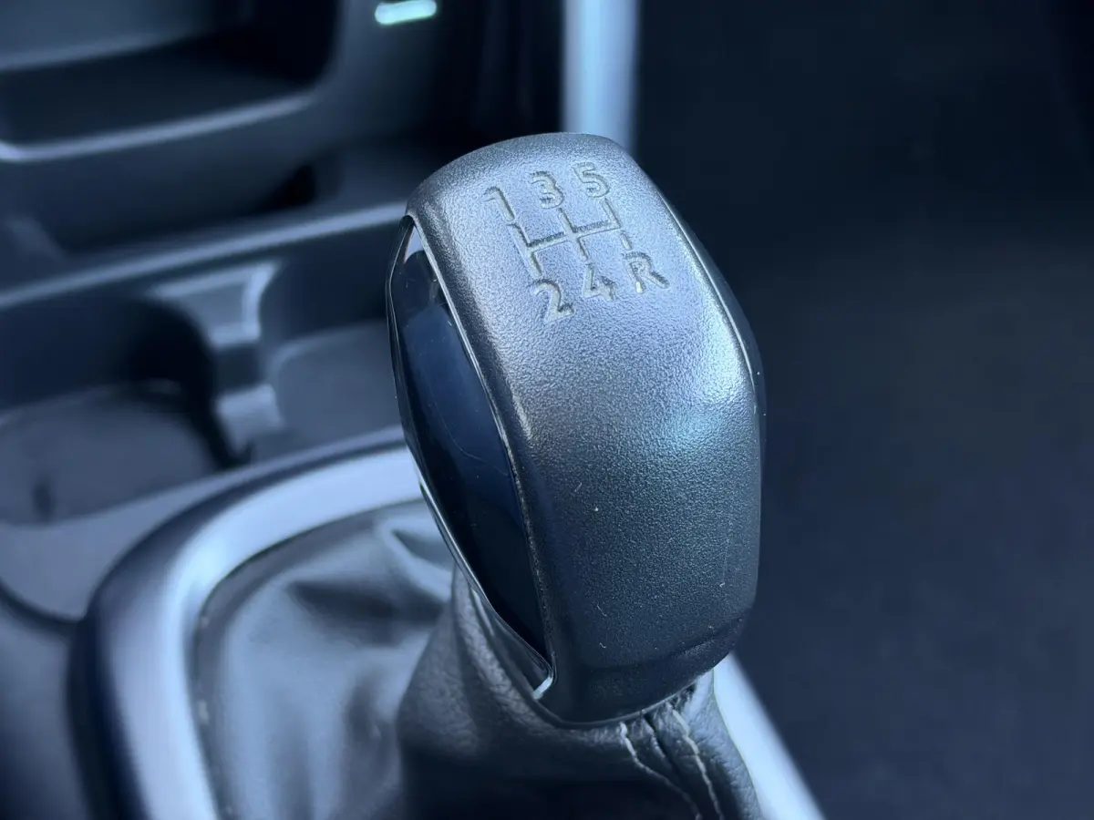 1.2 PureTech S&S Shine 1e Eigenaar|Navi|Carplay|Trekhaak|D-riem vv in 2025|Clima|Cruise|PDC|Goed Onderhouden|Nieuwe APK bij Aflevering