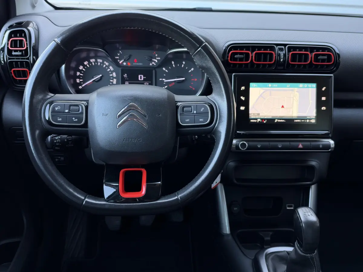 1.2 PureTech S&S Shine 1e Eigenaar|Navi|Carplay|Trekhaak|D-riem vv in 2025|Clima|Cruise|PDC|Goed Onderhouden|Nieuwe APK bij Aflevering