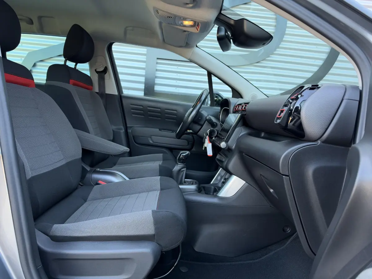 1.2 PureTech S&S Shine 1e Eigenaar|Navi|Carplay|Trekhaak|D-riem vv in 2025|Clima|Cruise|PDC|Goed Onderhouden|Nieuwe APK bij Aflevering