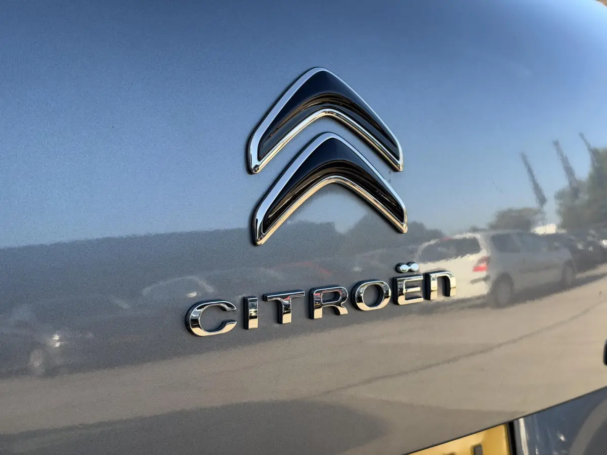 1.2 PureTech S&S Shine 1e Eigenaar|Navi|Carplay|Trekhaak|D-riem vv in 2025|Clima|Cruise|PDC|Goed Onderhouden|Nieuwe APK bij Aflevering