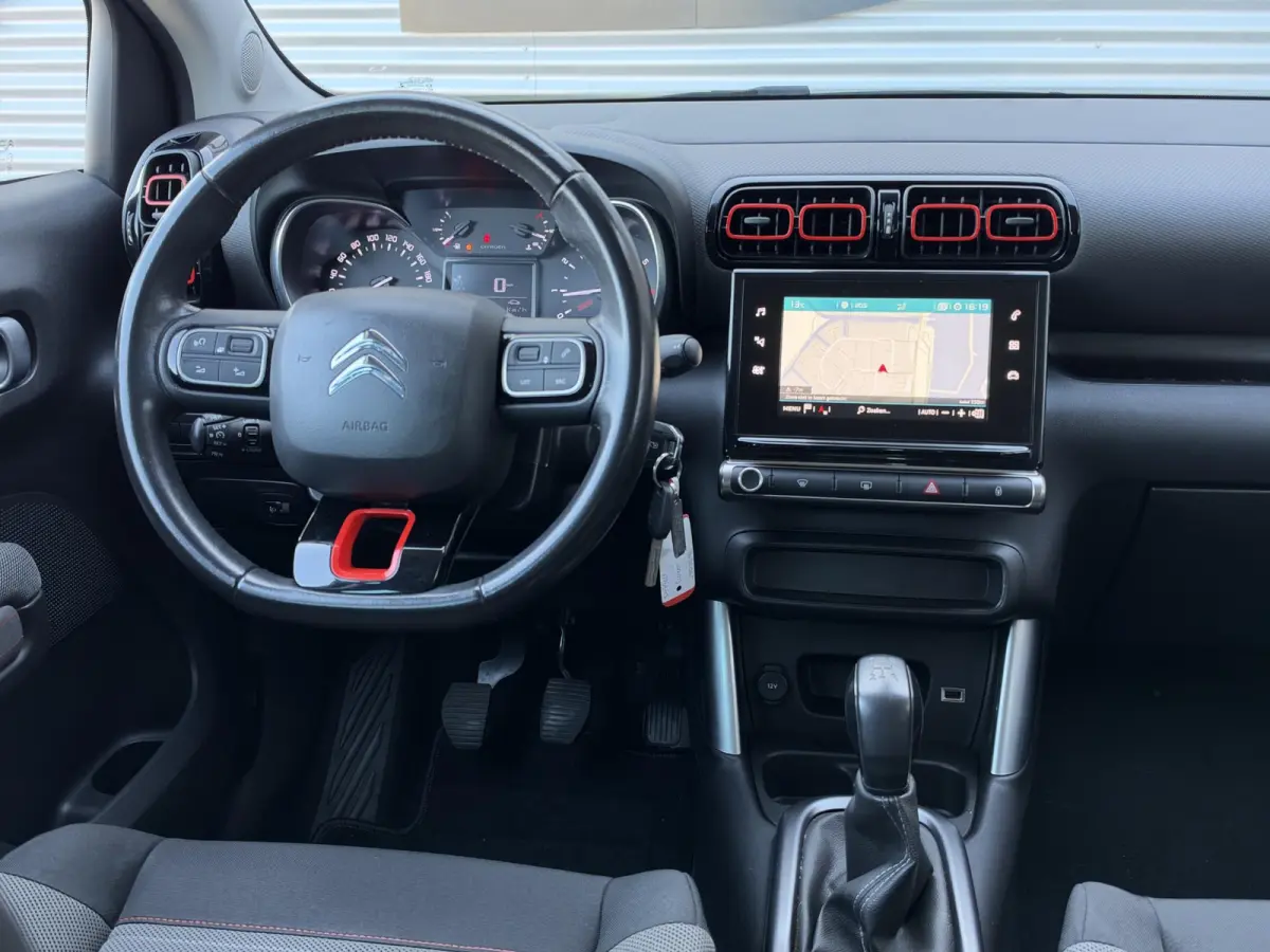 1.2 PureTech S&S Shine 1e Eigenaar|Navi|Carplay|Trekhaak|D-riem vv in 2025|Clima|Cruise|PDC|Goed Onderhouden|Nieuwe APK bij Aflevering