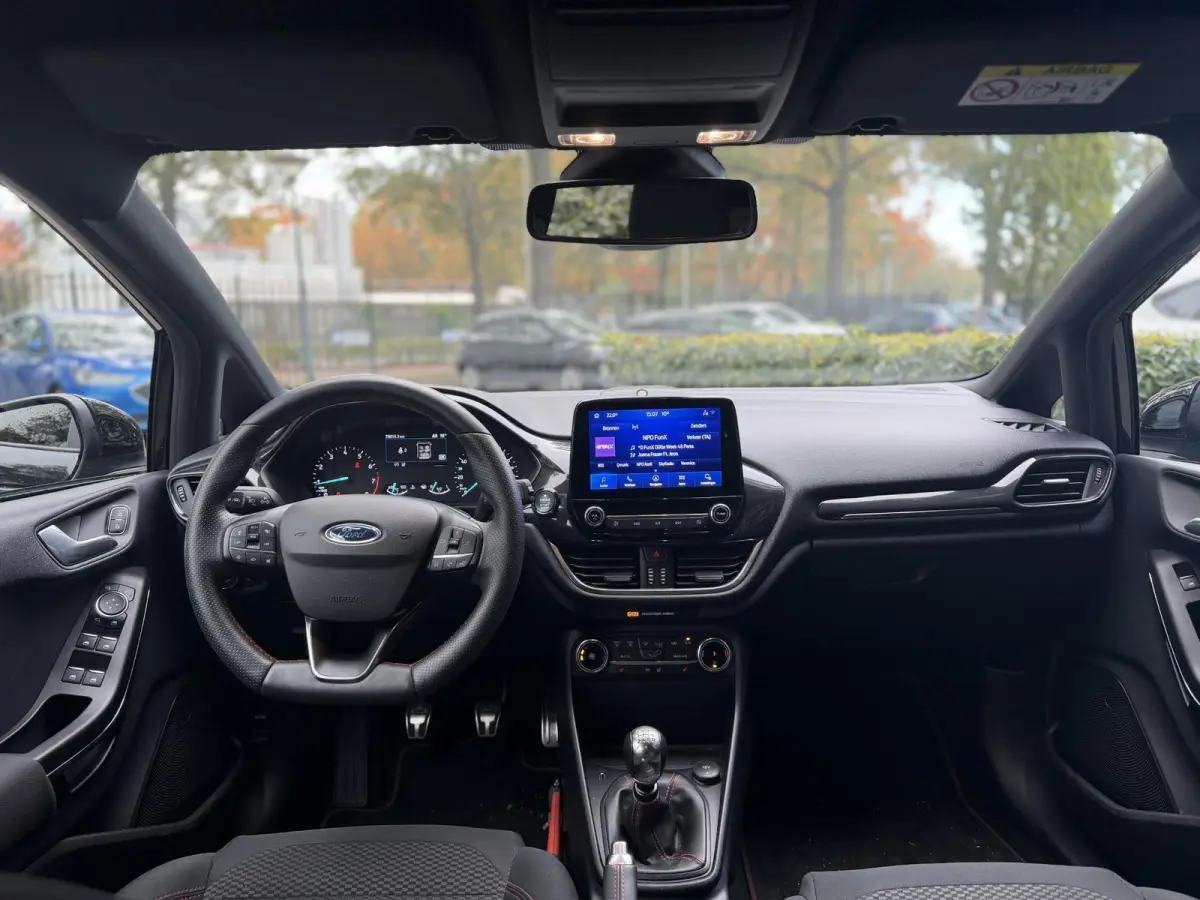 1.0 EcoBoost ST-Line X | WORDT VERWACHT | ACHTERUITRIJCAMERA | BANG & OLUFSEN | STOELVERWARMING | STUURWIELVERWARMING | CLIMATE CONTROL | CRUISE CONTROL | APPLE CARPLAY - ANDROID AUTO |