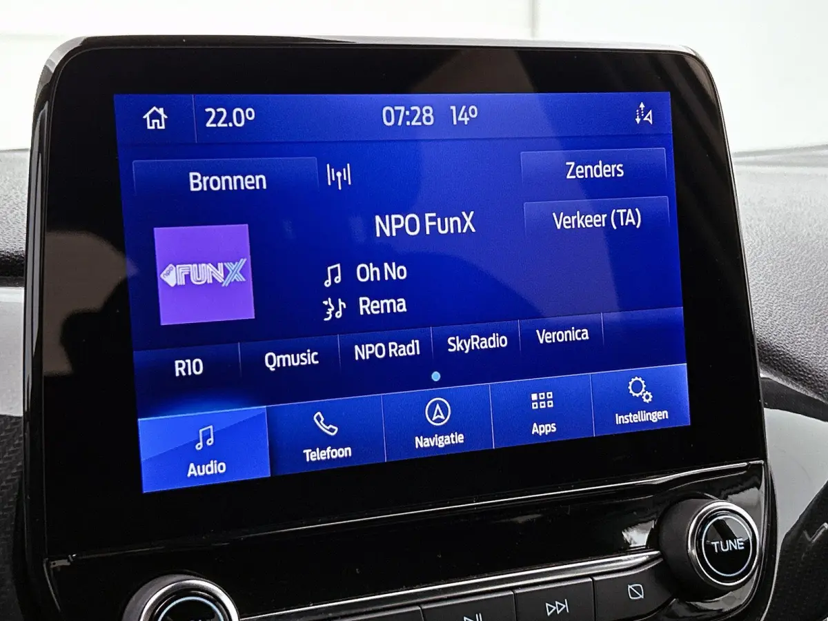 1.0 EcoBoost ST-Line X | ACHTERUITRIJCAMERA | BANG & OLUFSEN | STOELVERWARMING | STUURWIELVERWARMING | CLIMATE CONTROL | CRUISE CONTROL | APPLE CARPLAY - ANDROID AUTO |