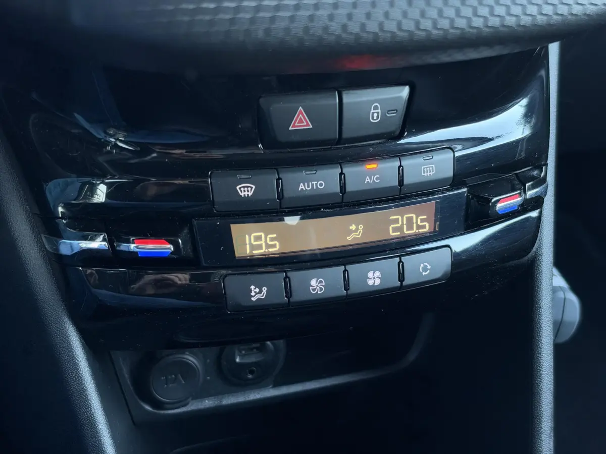 1.2 PureTech Allure Navi|Camera|Carplay|Clima|Trekhaak|Cruise|N.A.P|APK tot 03-2027