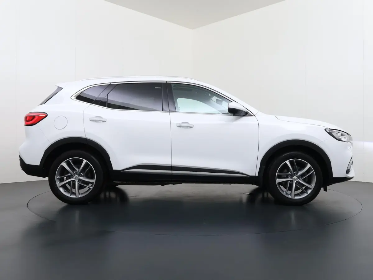 1.5 TGDI Luxury | PHEV | MEGA COMPLEET! | COMPLETE HISTORIE AANWEZIG | FABRIEKSGARANTIE T/M 3-2030 | 52km WLTP ELECTR RIJBEREIK, TOTAAL RIJBEREIK TOT 1.000km!