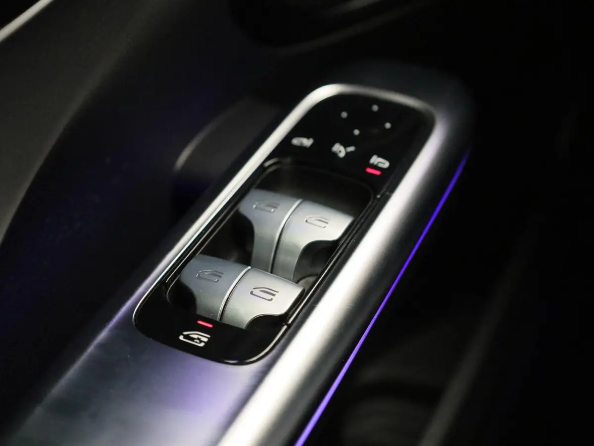 300 e AMG Line | LASER LED | LEDER | MEMORY STOELEN | ACHTERUITRIJCAMERA | STOELVERWARMING |