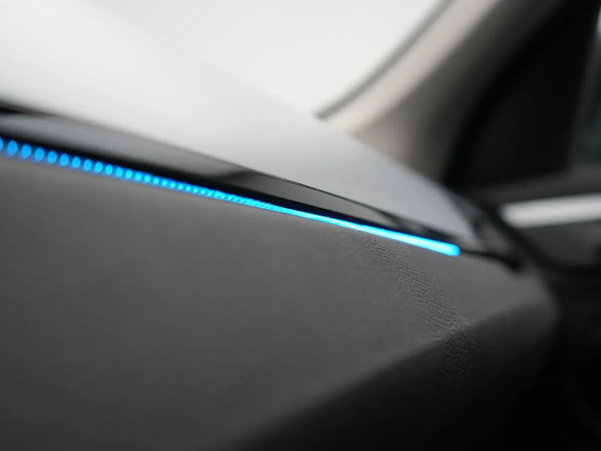 xDrive25e Advantage PHEV 221pk Dealer O.H | SOH 87,9% | Trekhaak Afn. | Adaptive Cruise | Head Up | Camera | Sportstoelen Memory & Verwarmd | Stuur Verwarmd | Sfeerverlichting | Navigatie | 