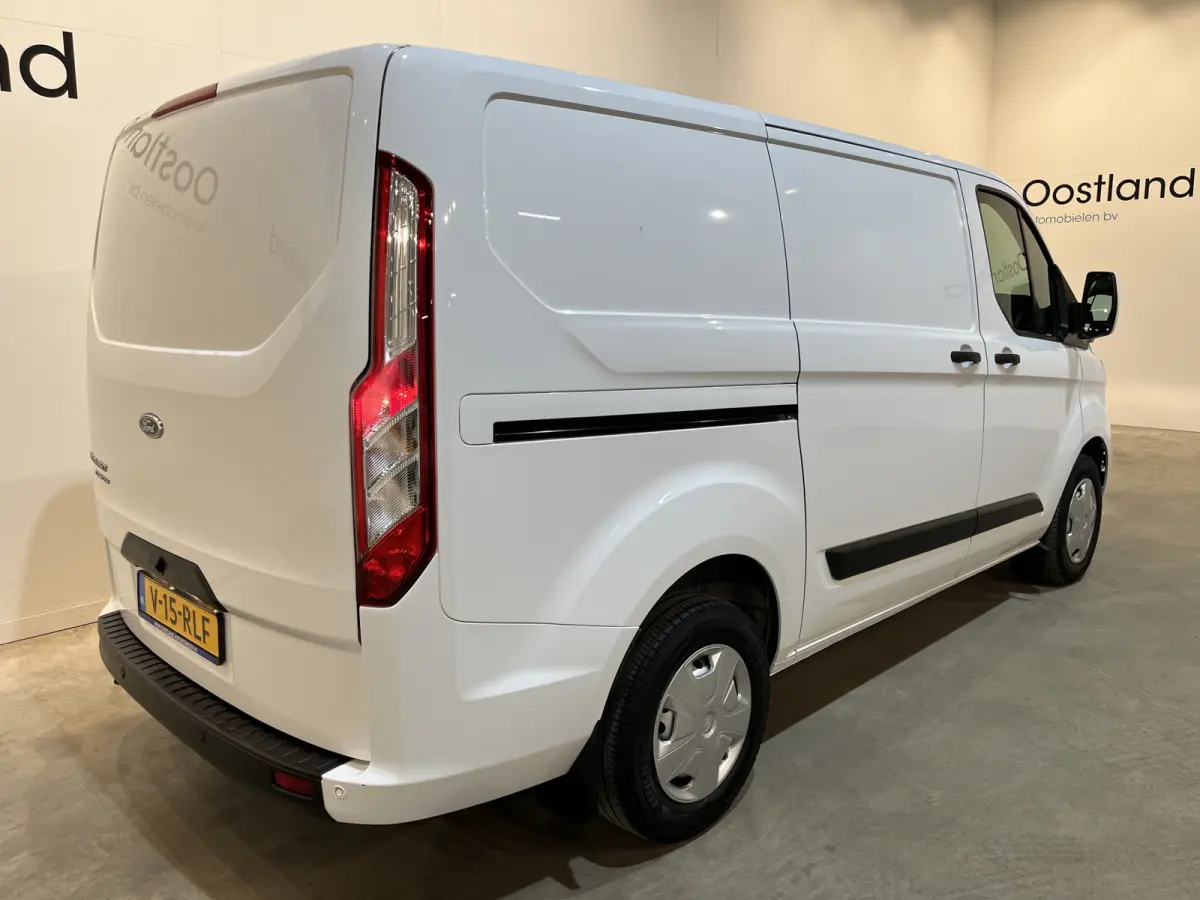 2.0 TDCI L1H1 Trend 130 PK / Servicebus / Bott Inrichting / Euro 6 / Schuifdeur L+R / Airco / CarPlay / Cruise Control / Camera / Navigatie / Klep / 3-Zits