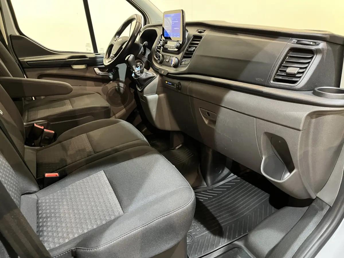 2.0 TDCI L1H1 Trend 130 PK / Servicebus / Bott Inrichting / Euro 6 / Schuifdeur L+R / Airco / CarPlay / Cruise Control / Camera / Navigatie / Klep / 3-Zits