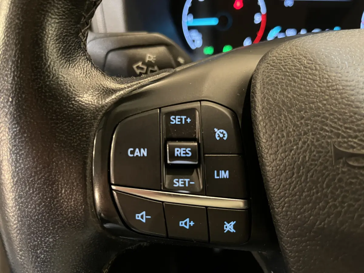 2.0 TDCI L1H1 Trend 130 PK / Servicebus / Bott Inrichting / Euro 6 / Schuifdeur L+R / Airco / CarPlay / Cruise Control / Camera / Navigatie / Klep / 3-Zits