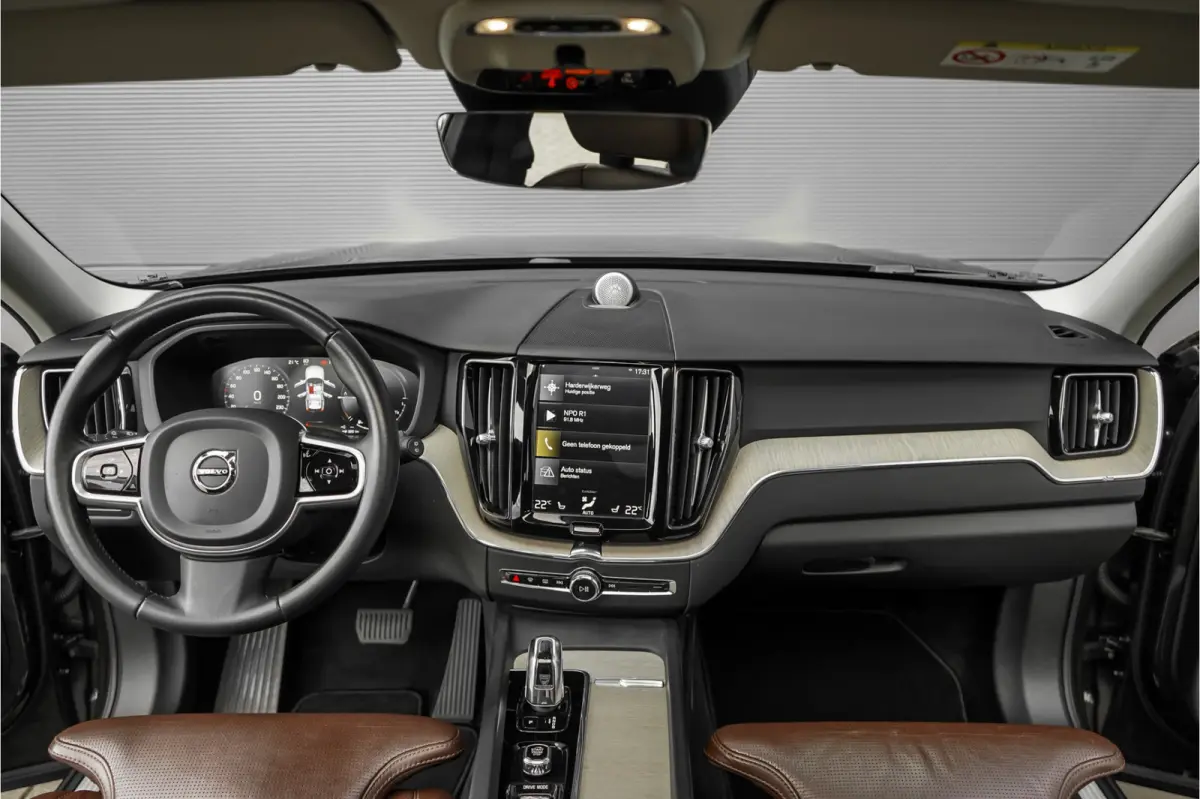 2.0 T8 Twin Engine AWD Inscription Pano CarPlay Camera 360° Trekhaak 20"
