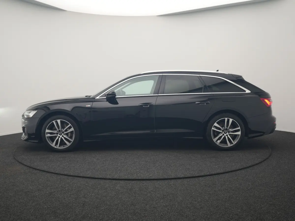 50 TFSI e Quattro S Line PHEV 300pk Dealer O.H | Trekhaak Af Fabriek | Adaptive Cruise | Camera | Matrix LED | Sportstoelen Verwarmd | Sfeerverlichting | Apple Carplay | DAB | Navigatie | Vi