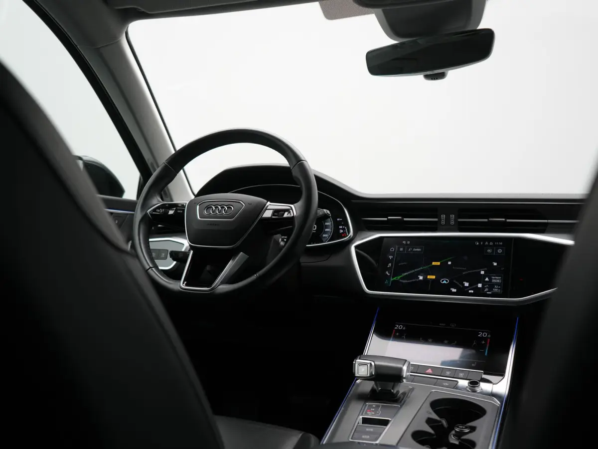 50 TFSI e Quattro S Line PHEV 300pk Dealer O.H | Trekhaak Af Fabriek | Adaptive Cruise | Camera | Matrix LED | Sportstoelen Verwarmd | Sfeerverlichting | Apple Carplay | DAB | Navigatie | Vi