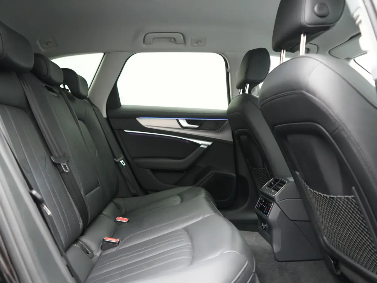 50 TFSI e Quattro S Line PHEV 300pk Dealer O.H | Trekhaak Af Fabriek | Adaptive Cruise | Camera | Matrix LED | Sportstoelen Verwarmd | Sfeerverlichting | Apple Carplay | DAB | Navigatie | Vi
