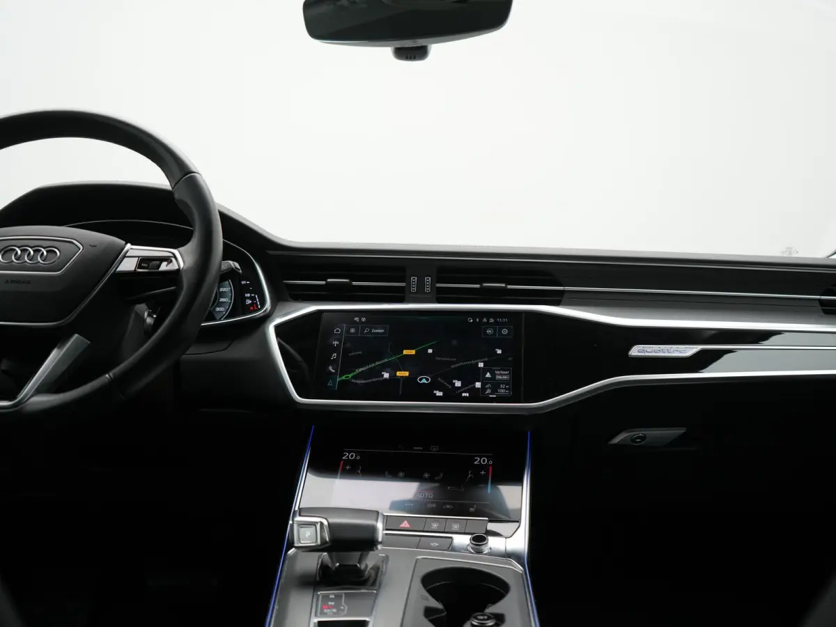 50 TFSI e Quattro S Line PHEV 300pk Dealer O.H | Trekhaak Af Fabriek | Adaptive Cruise | Camera | Matrix LED | Sportstoelen Verwarmd | Sfeerverlichting | Apple Carplay | DAB | Navigatie | Vi