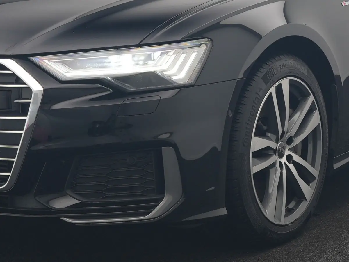 50 TFSI e Quattro S Line PHEV 300pk Dealer O.H | Trekhaak Af Fabriek | Adaptive Cruise | Camera | Matrix LED | Sportstoelen Verwarmd | Sfeerverlichting | Apple Carplay | DAB | Navigatie | Vi
