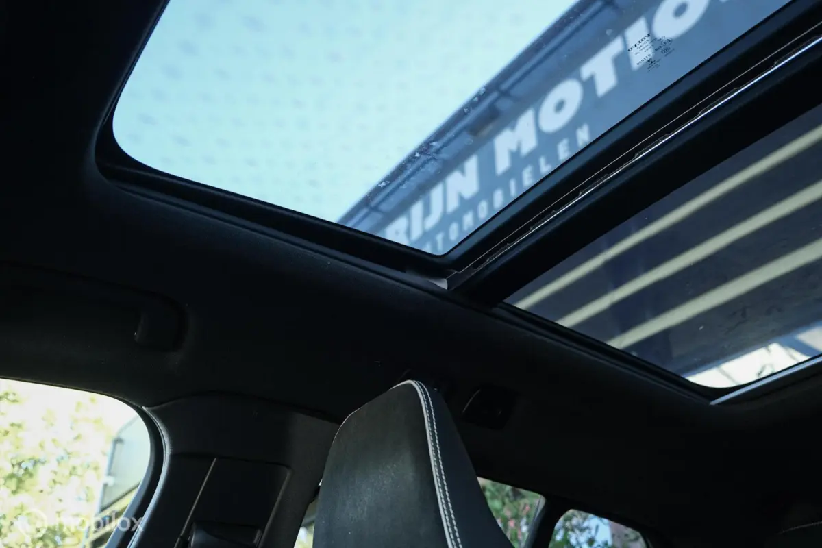 1.5 T5 Plug-in hybrid Ultimate Bright | Pano | Harman Kardon | 360 Camera | Trekhaak | Stoel en stuurwielverw. | ACC | Pilot Assist | Facelift | 20 Inch | LED | Memory