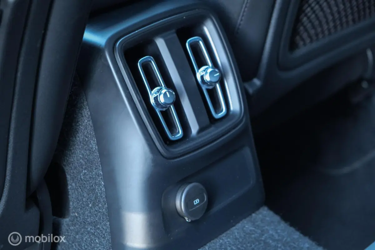1.5 T5 Plug-in hybrid Ultimate Bright | Pano | Harman Kardon | 360 Camera | Trekhaak | Stoel en stuurwielverw. | ACC | Pilot Assist | Facelift | 20 Inch | LED | Memory