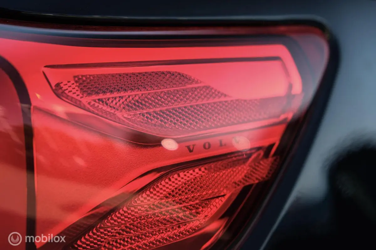 1.5 T5 Plug-in hybrid Ultimate Bright | Pano | Harman Kardon | 360 Camera | Trekhaak | Stoel en stuurwielverw. | ACC | Pilot Assist | Facelift | 20 Inch | LED | Memory