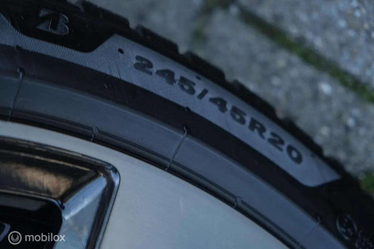 1.5 T5 Plug-in hybrid Ultimate Bright | Pano | Harman Kardon | 360 Camera | Trekhaak | Stoel en stuurwielverw. | ACC | Pilot Assist | Facelift | 20 Inch | LED | Memory