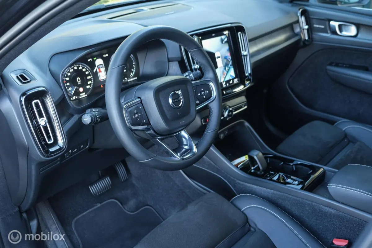 1.5 T5 Plug-in hybrid Ultimate Bright | Pano | Harman Kardon | 360 Camera | Trekhaak | Stoel en stuurwielverw. | ACC | Pilot Assist | Facelift | 20 Inch | LED | Memory
