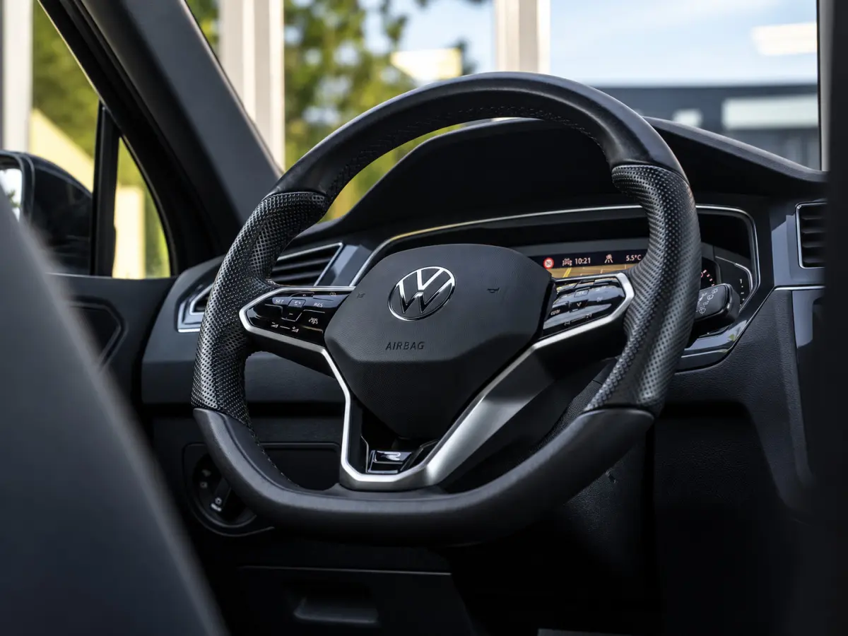 1.4 TSI eHybrid R-Line|PANO|ACC|CAM|IQ LED