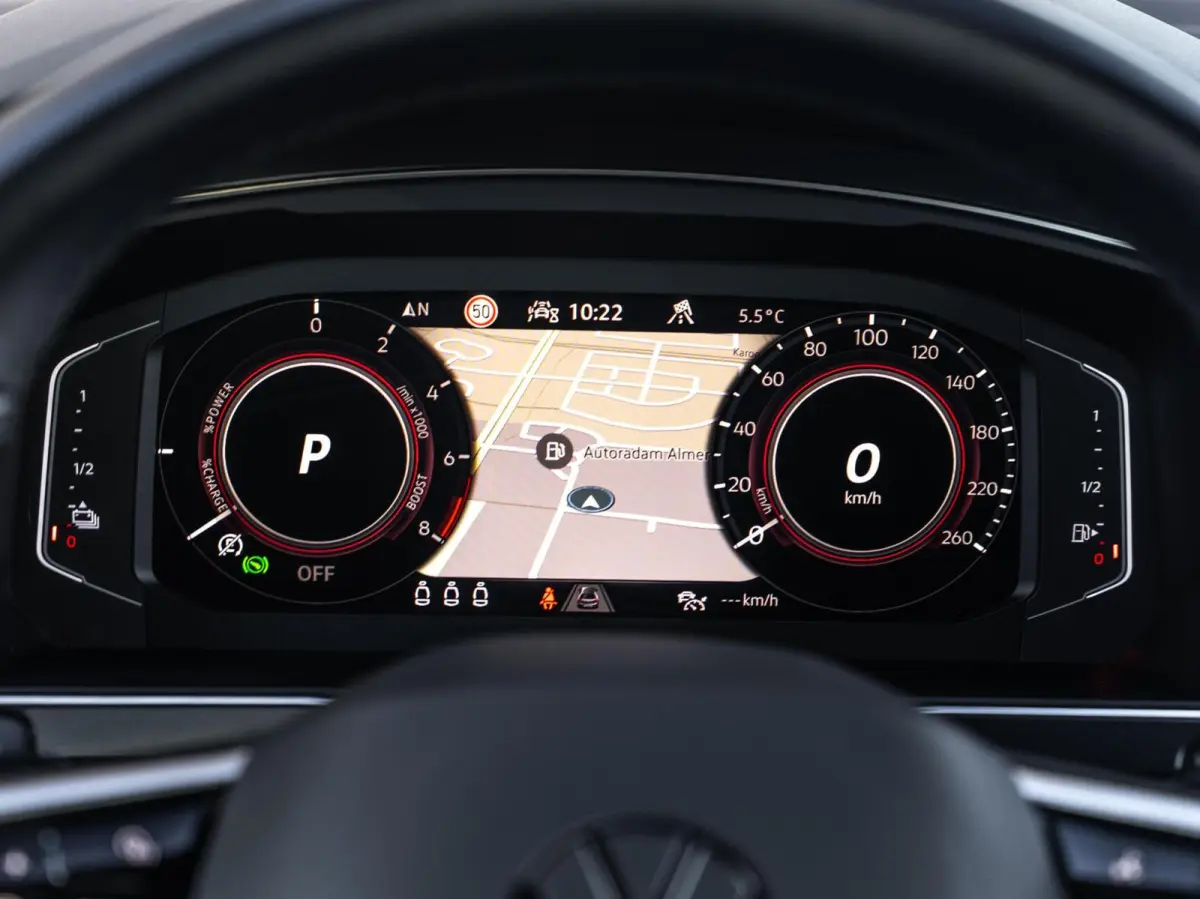 1.4 TSI eHybrid R-Line|PANO|ACC|CAM|IQ LED