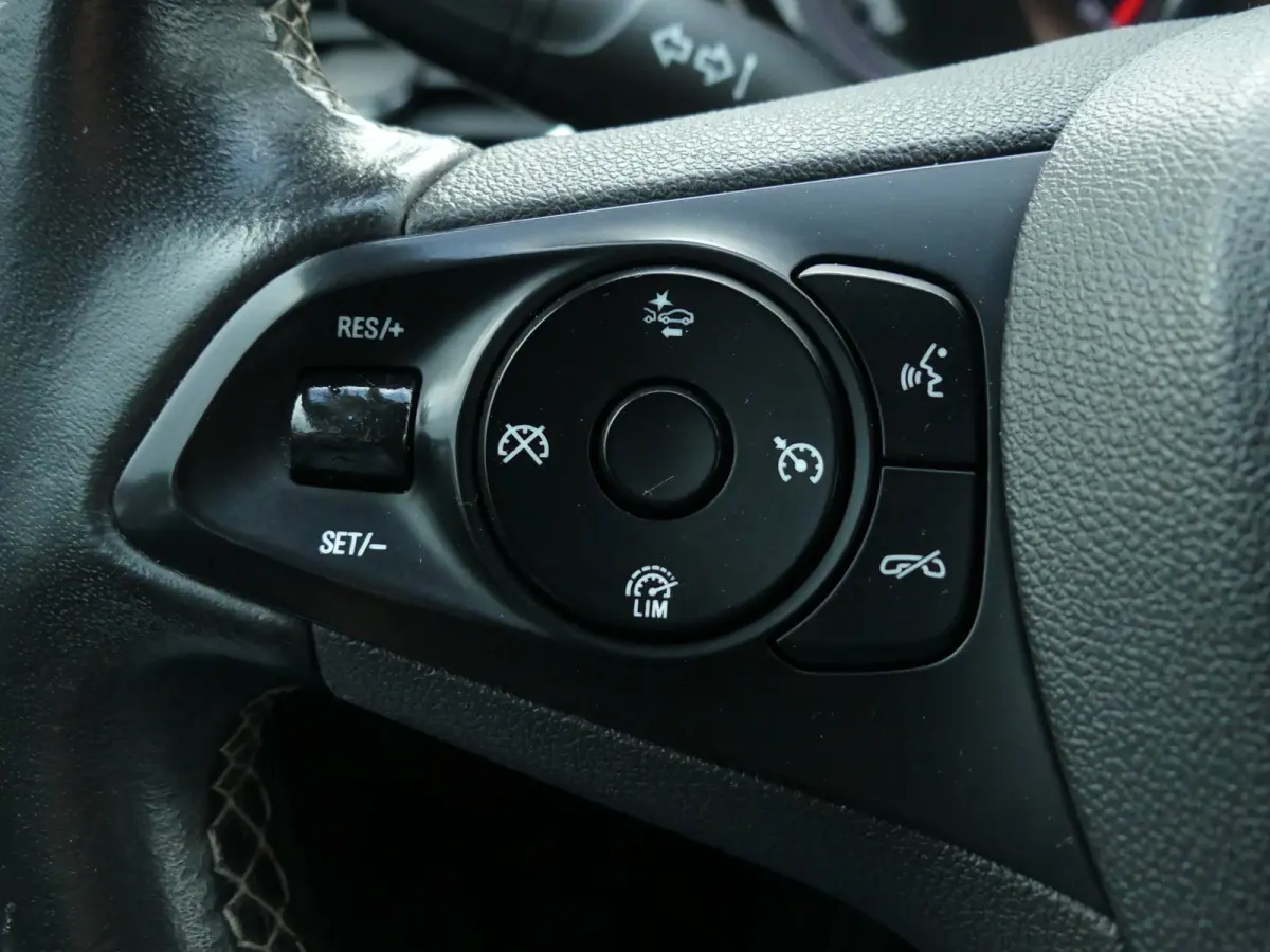 1.0 Turbo Business Executive / Carplay