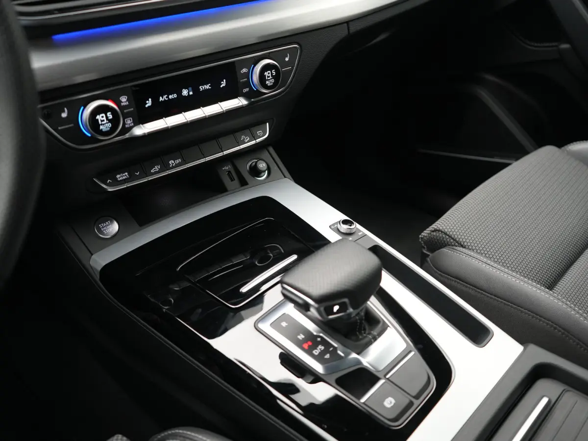 50 TFSI e 2x S Line PHEV 300pk Dealer O.H | SOH 92,6% | Sportstoelen Verwarmd | Bang & Olufsen | Keyless | Cruise Control | Virual | Navigatie | DAB | 19"L.M | Plug In Hybrid |