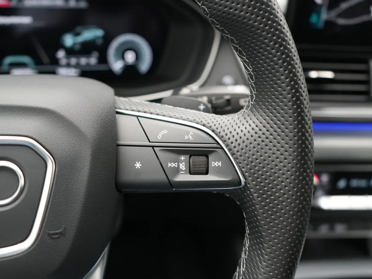 50 TFSI e 2x S Line PHEV 300pk Dealer O.H | SOH 92,6% | Sportstoelen Verwarmd | Bang & Olufsen | Keyless | Cruise Control | Virual | Navigatie | DAB | 19"L.M | Plug In Hybrid |