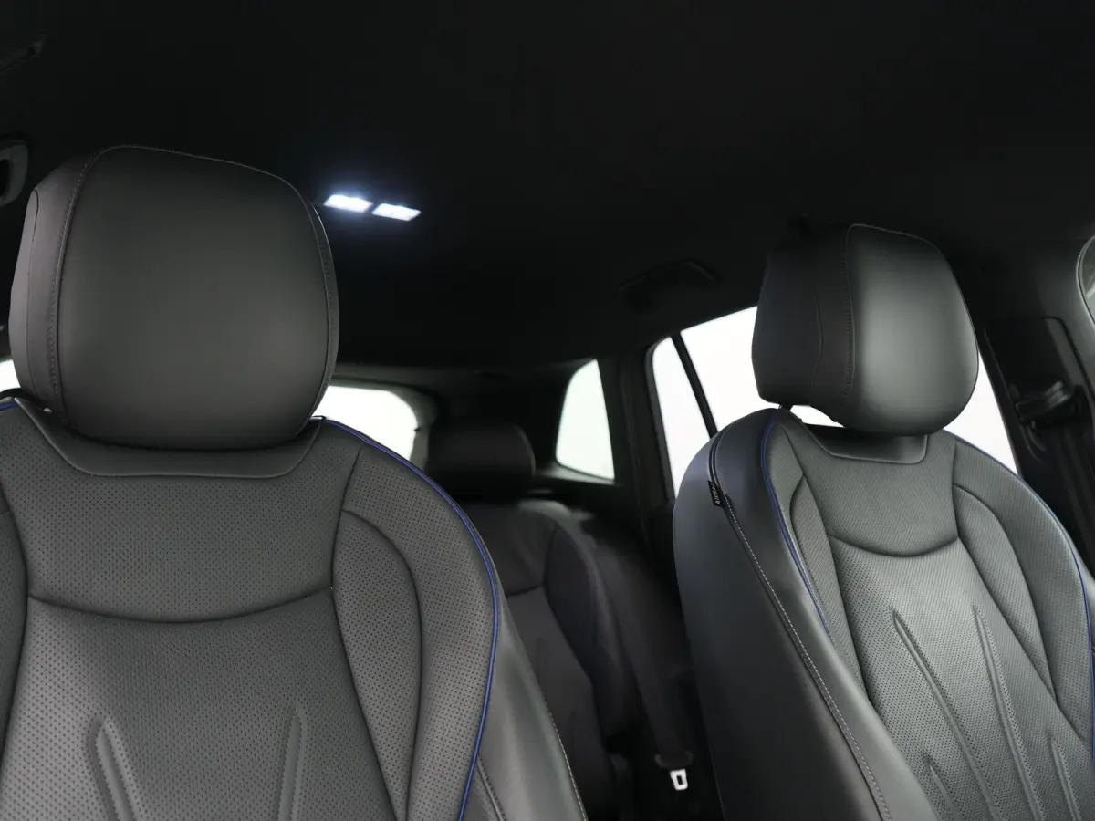 1.5 eHybrid R-Line Business PHEV 272pk Dealer O.H | Trekhaak Af Fabriek | 2.000 KG Trekgew. | Adaptive Cruise | Head Up |  360 Camera | IQ Light | Harman / Kardon | Sportstoelen Massage & Ve