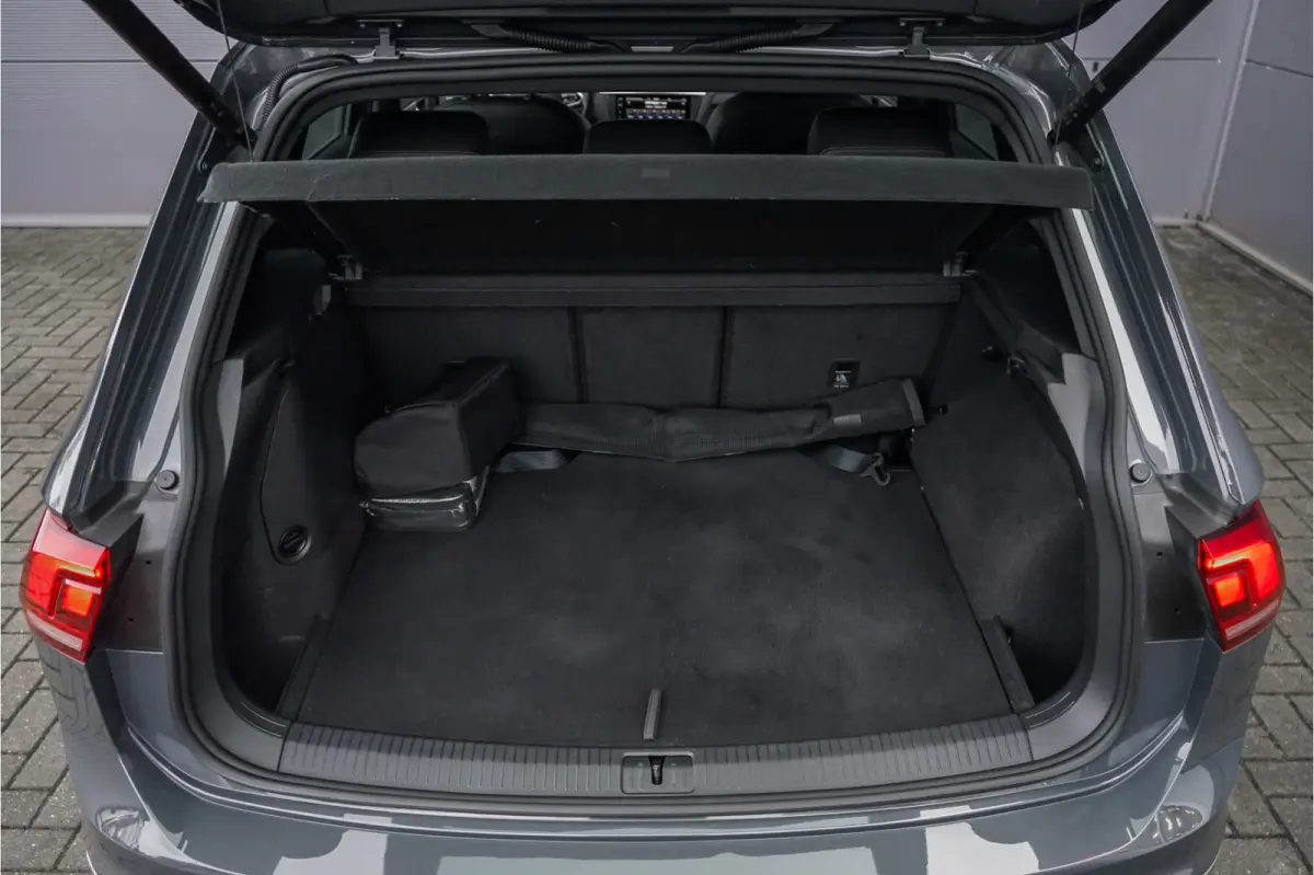 1.4 TSI eHybrid R-Line Business+ ACC Elek Trekhaak Stuur & Stoelverw