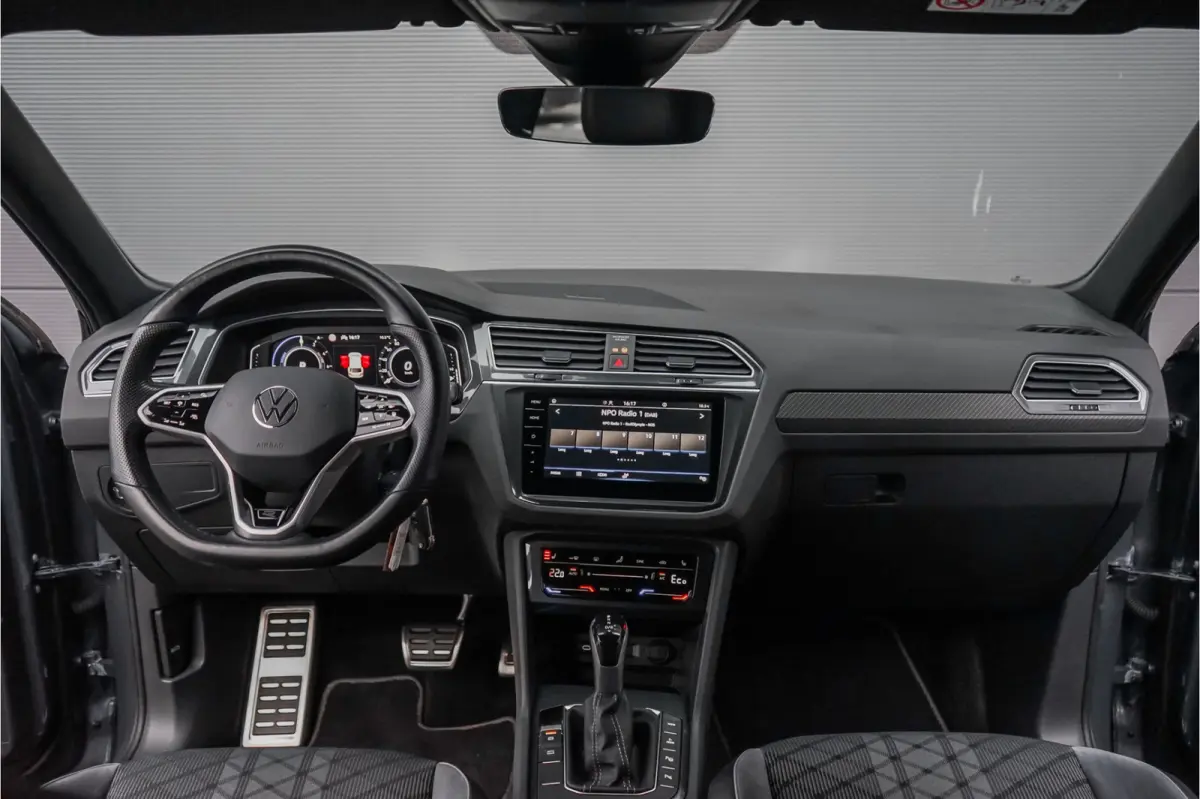 1.4 TSI eHybrid R-Line Business+ ACC Elek Trekhaak Stuur & Stoelverw