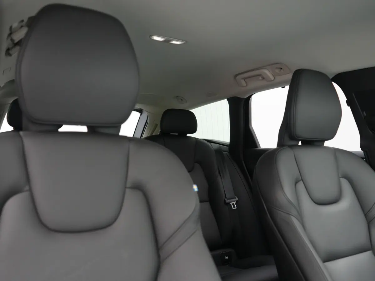 T6 AWD Plus Dark LONG RANGE PHEV 350pk Dealer O.H | SOH 100% | Trekhaak Af Fabriek | Adaptive Cruise | 360 Camera | Harman / Kardon | Lederen Sportstoelen Memory & Verwarmd | Stuur Verwarmd 
