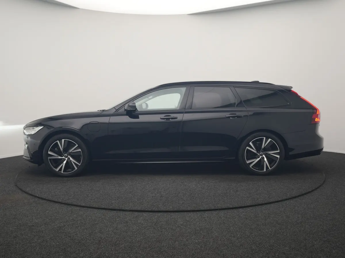 T6 AWD Plus Dark LONG RANGE PHEV 350pk Dealer O.H | SOH 100% | Trekhaak Af Fabriek | Adaptive Cruise | 360 Camera | Harman / Kardon | Lederen Sportstoelen Memory & Verwarmd | Stuur Verwarmd 