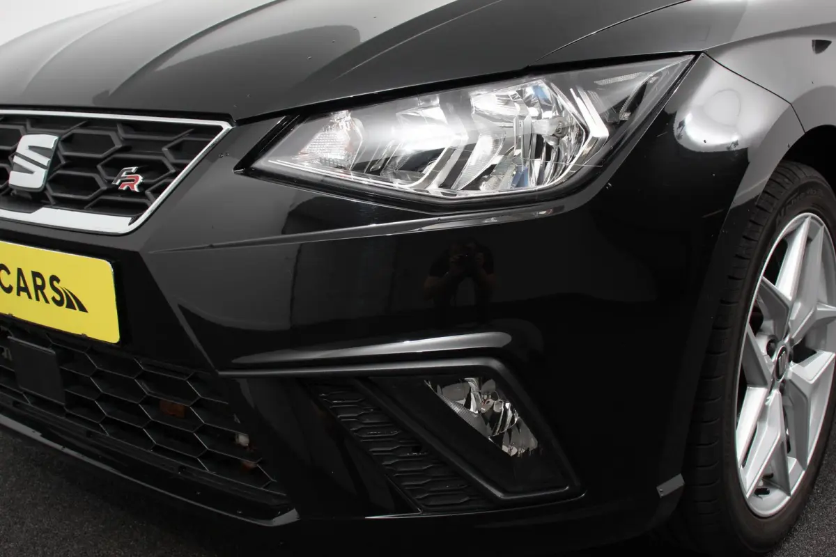 1.0 TSI DSG FR Cruise Control Front Assist Privacy Glass Stoelverwarming Apple Carplay/ Android Auto Led Lichtmetalen velgen