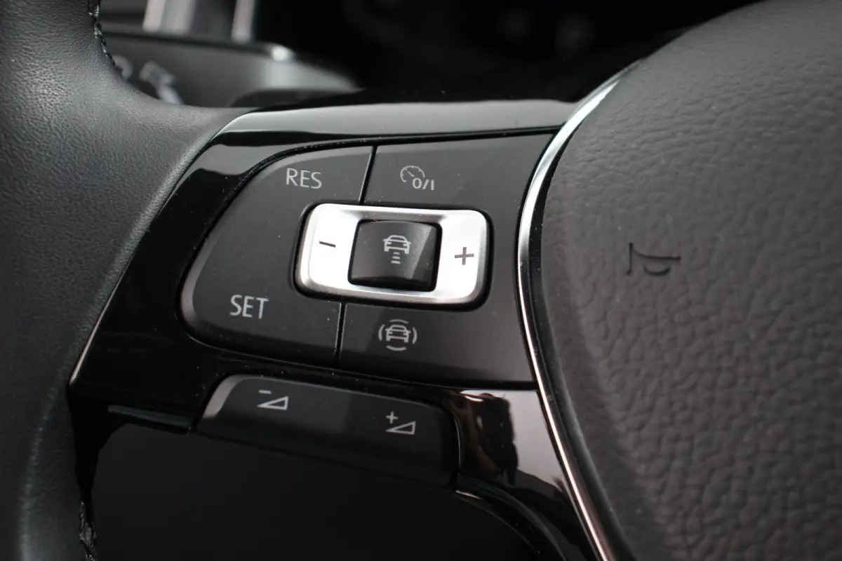 1.5 TSI Sport DSG Navigatie Adaptieve Cruise Control Climate Control Digitale Dashboard Camera 18"Lichtmetalen velgen
