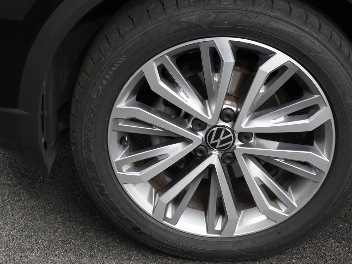 1.5 TSI Sport DSG Navigatie Adaptieve Cruise Control Climate Control Digitale Dashboard Camera 18"Lichtmetalen velgen