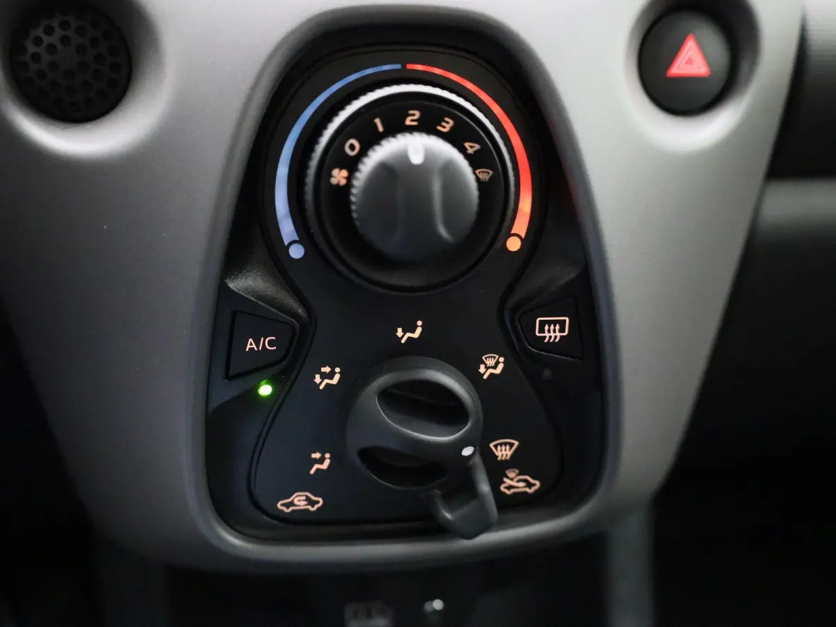 1.0 e-VTi Active | AIRCO | DAB RADIO | BLUETOOTH | ELEKTRISCHE RAMEN | MULTIFUNCTIONEEL STUURWIEL | 5-DEURS |