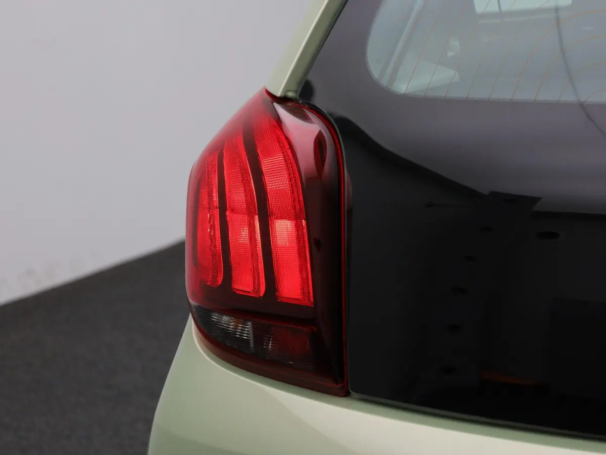 1.0 e-VTi Active | AIRCO | DAB RADIO | BLUETOOTH | ELEKTRISCHE RAMEN | MULTIFUNCTIONEEL STUURWIEL | 5-DEURS |
