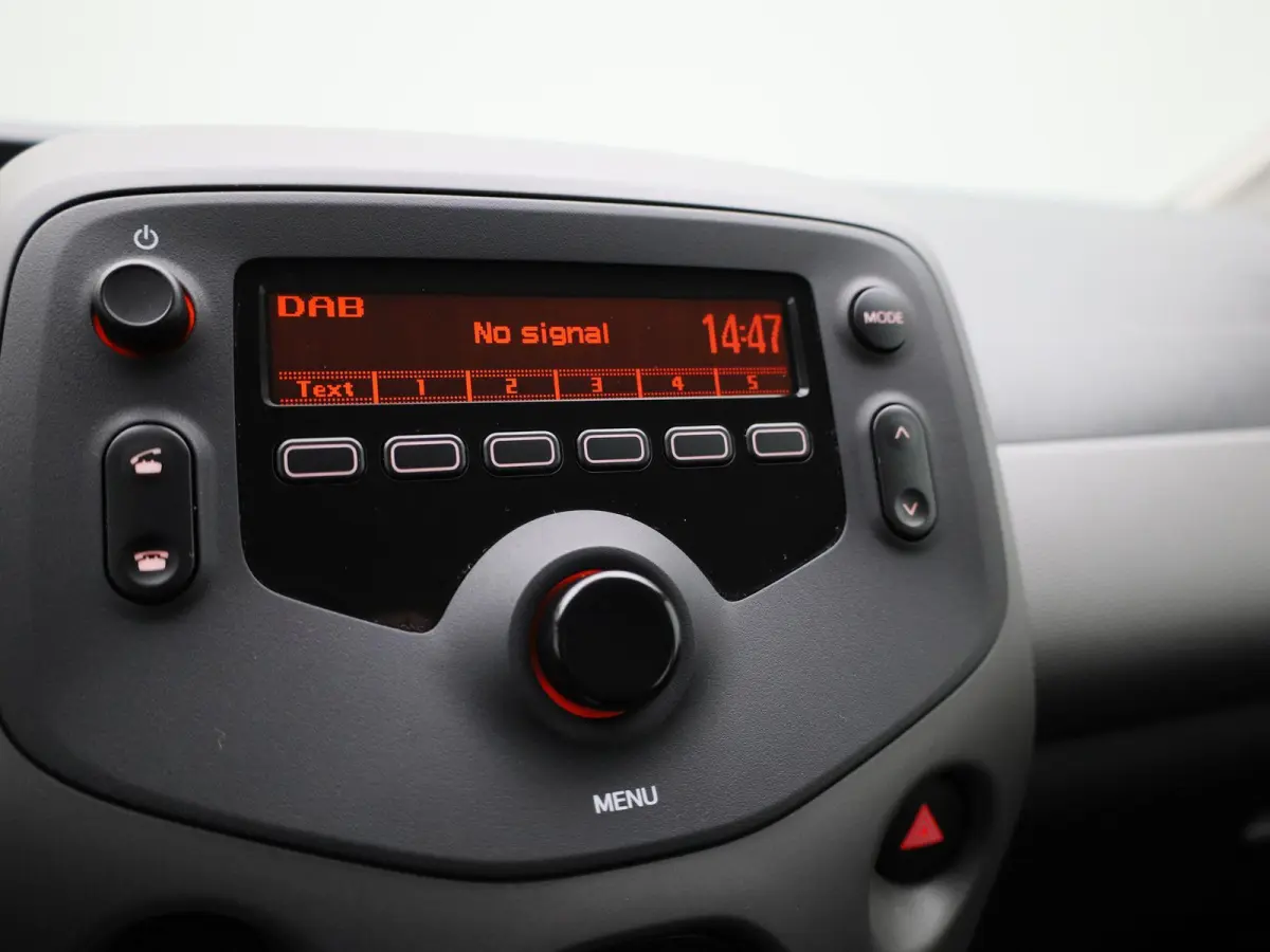 1.0 e-VTi Active | AIRCO | DAB RADIO | BLUETOOTH | ELEKTRISCHE RAMEN | MULTIFUNCTIONEEL STUURWIEL | 5-DEURS |