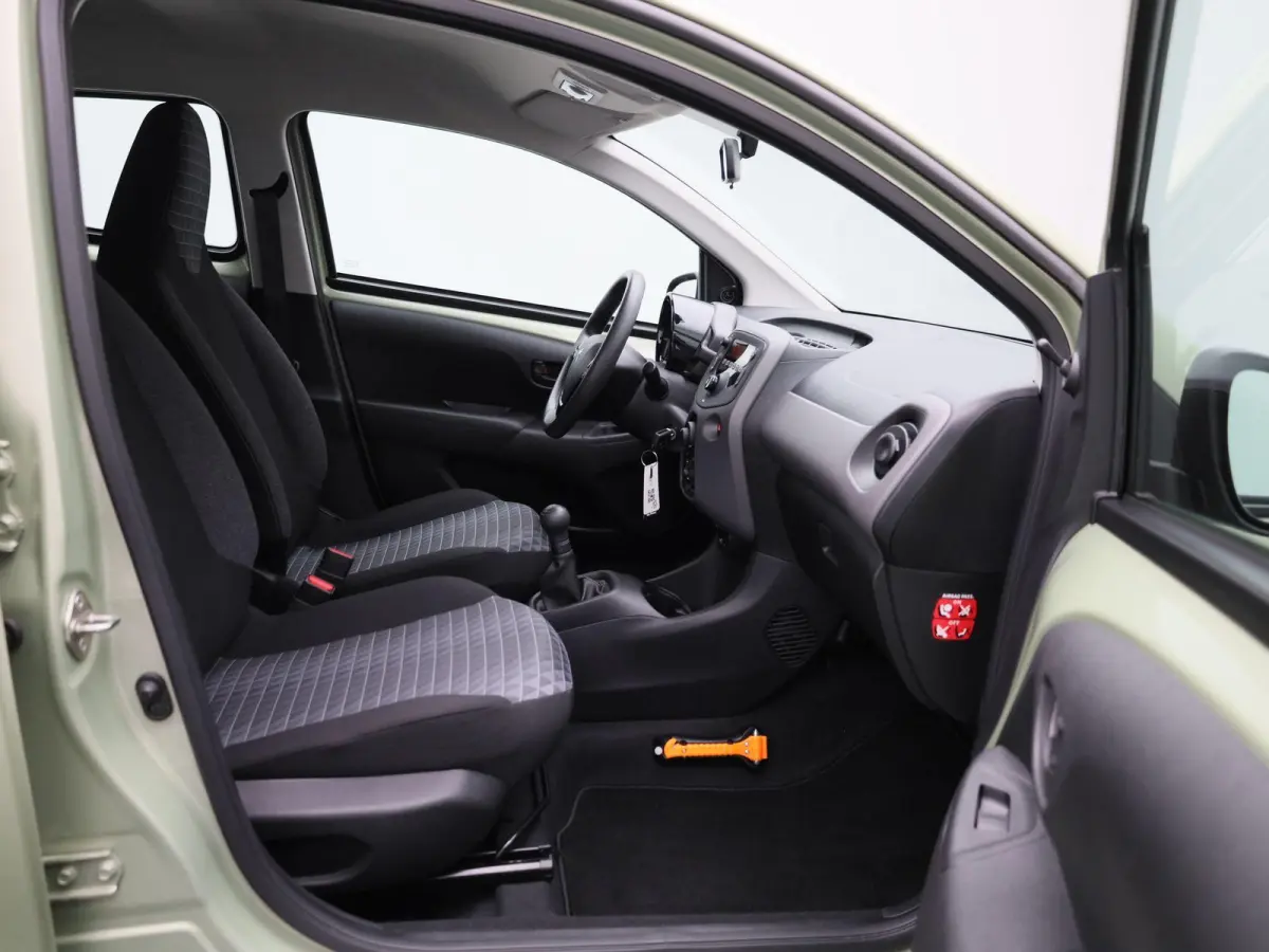 1.0 e-VTi Active | AIRCO | DAB RADIO | BLUETOOTH | ELEKTRISCHE RAMEN | MULTIFUNCTIONEEL STUURWIEL | 5-DEURS |